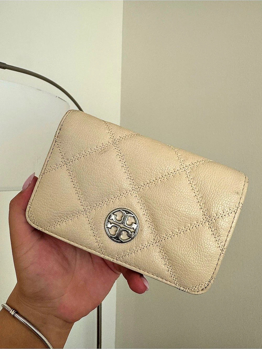 Tory Burch Fleming Soft Bi-Fold Wallet Beige